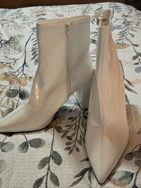 Women’s Cream Pointed Toe Patent Ankle Boots, Never Worn, Couple Of Blemishes.
